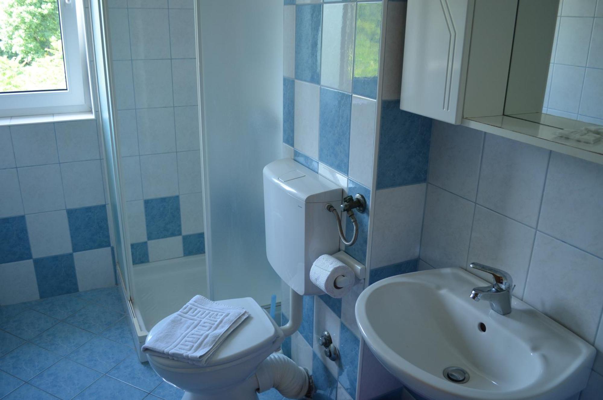 Leticia I Apartma Baska (Krk)